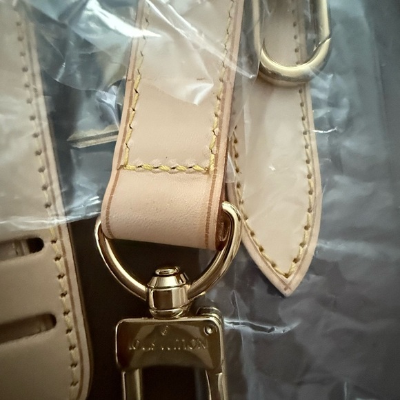 Louis Vuitton Brass Padlock with Keys - Picture 4 of 15